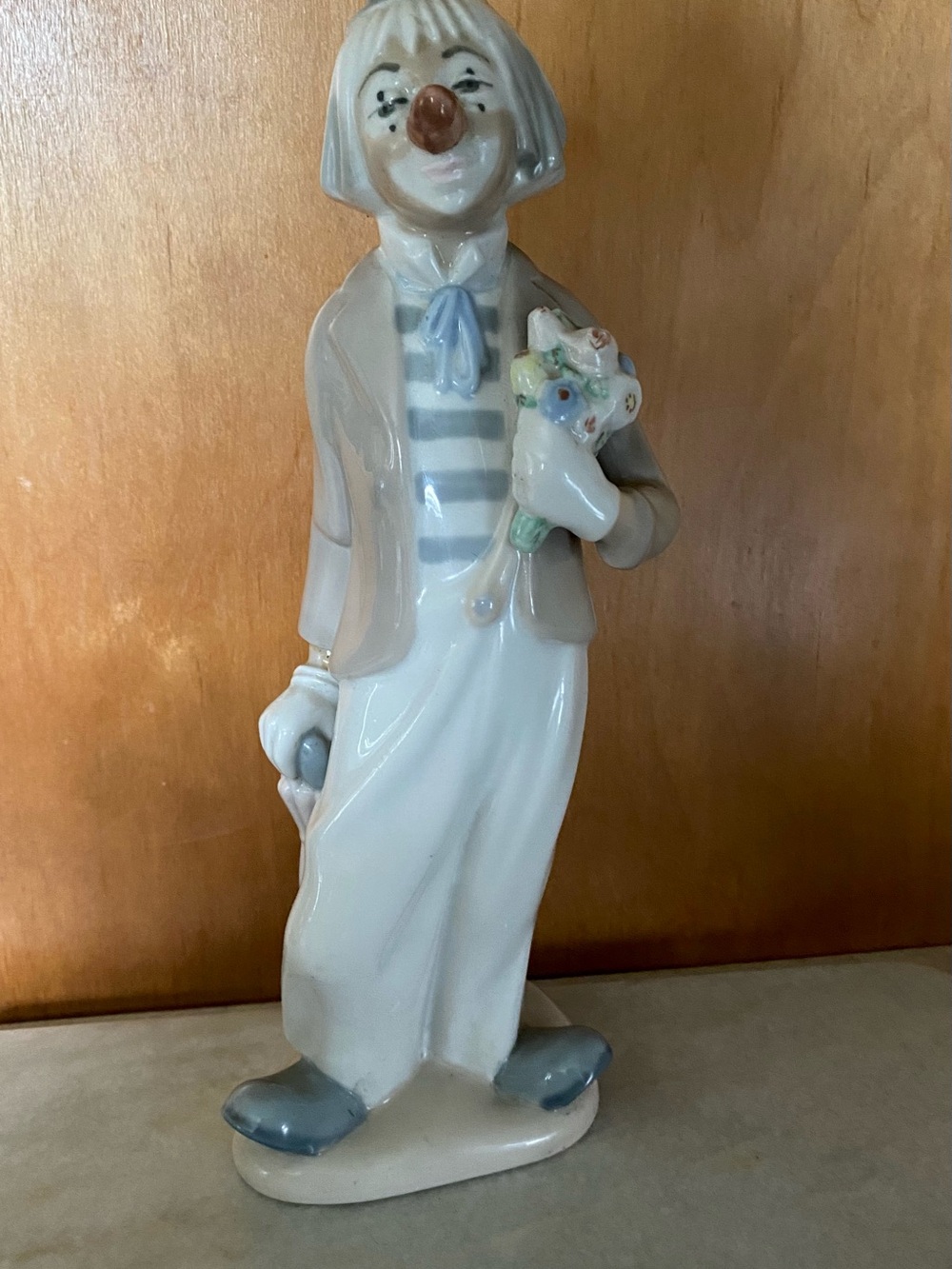 Vintage Casades Porcelain Clown Holding Flowers Statue Oddities Retro Circus